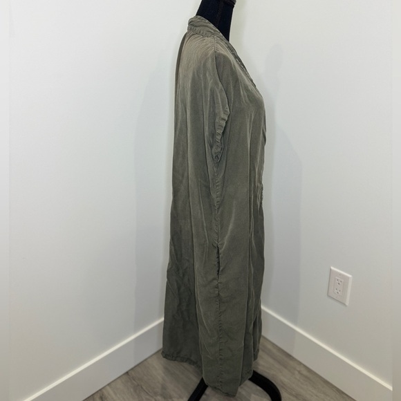 Lacausa Green Tencel V-Neck Front Slit Dress with Pockets (M) - Picture 6 of 10
